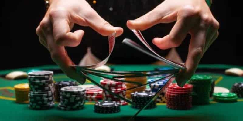 Giải mã ngôn ngữ Poker: Tìm hiểu các thuật ngữ cho mọi cấp độ