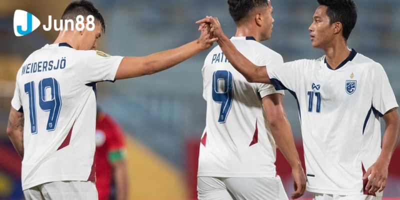 Tiền vệ Seksan Ratree mừng bàn trong trận thắng 10-0 cho Thái Lan trước Timor Leste trên sân trung lập Hàng Đẫy, Hà Nội