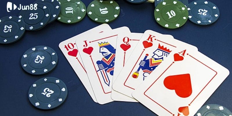 ap-dung-bi-kip-choi-xi-dach-co-ban-de-thang-lon