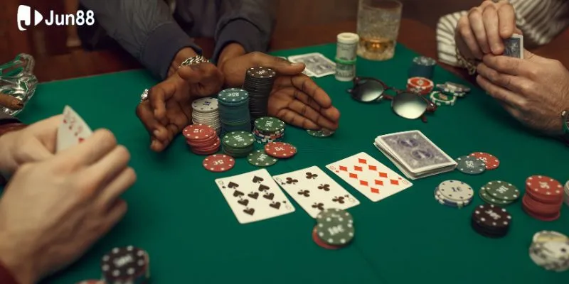 cac-chien-thuat-choi-poker-tuy-tinh-huong