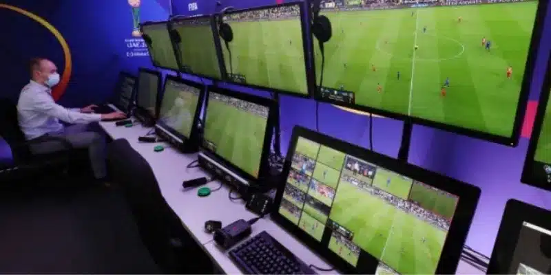 Ảnh hưởng của VAR đến sự minh bạch và công bằng