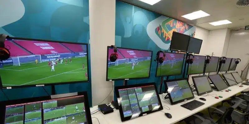 Cách VAR ảnh hưởng đến chiến lược thi đấu 